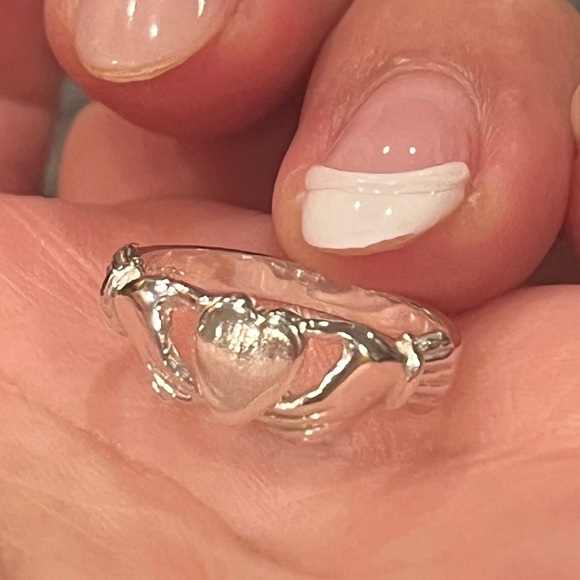 Sterling Silver Fenian Claddagh Ring without Crown - Picture 12 of 15